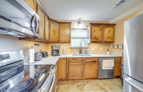 Daisy House | Hunt, Fish & Enjoy the Outdoors: Rural Atoka Home