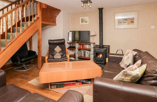 Skelwith Bridge Cottage | HUNTER'S MOON, pet friendly, with open fire in Skelwith Bridge