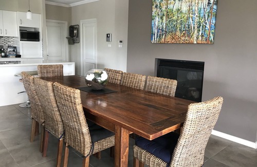 Pokolbin House | HUNTER VALLEY PREMIUM PROPERTY WITH VINTAGE GOLF COURSE FRONTAGE