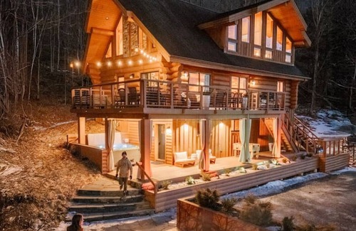 Hunter House | HunterLake *Two* Houses-10Bedrooms for 20-30Guests