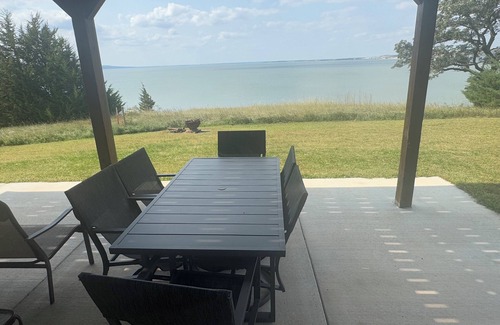 Crofton Cabin | Hunters and Outdoor lovers Charming 4-bedrm cabin/2400 sf lake house in Crofton