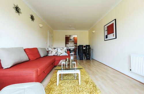 Reading Apartment | Hunters Wharf River View by Select SA
