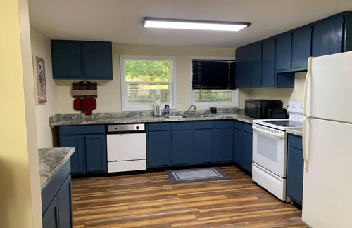 Fort McCoy House | HUNTING & FISHING COTTAGE WITH SCREENED POOL IN THE OCALA NATIONAL FOREST!