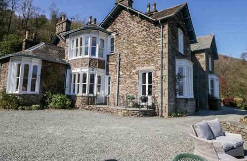 Grasmere House | Huntingstile South