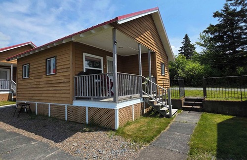 Hunts Point Cabin | Hunts Point 2-BR Coastal Retreat - Cottage # 2