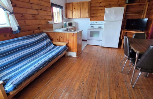 Hunts Point Cabin | Hunts Point 2-BR Coastal Retreat - Cottage # 3