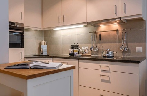 Duinbergen Apartment | Huswell - Comfortable 2 bedroom seaside apartment