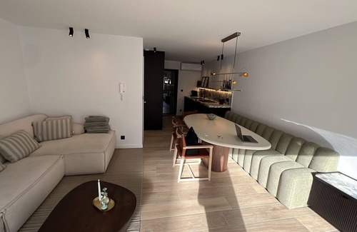 Heist Apartment | Huswell - Modern Seaside Escape | Steps to Beach