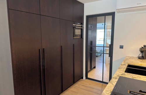 Heist Apartment | Huswell - Modern Seaside Escape | Steps to Beach