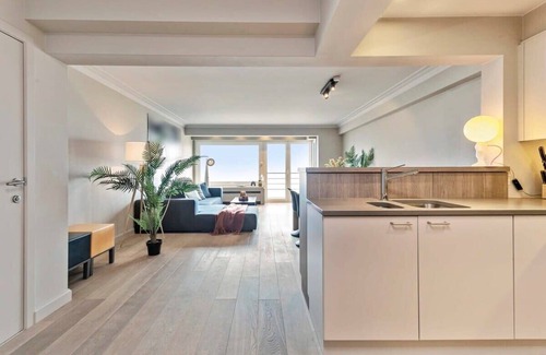 Duinbergen Apartment | Huswell - Stunning modern sea-view apartment in Duinbergen