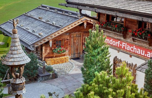 Hundsdorfl Apartment | Hut for 8-12 people (4 bedrooms, 4 bathrooms, 5 toilets) - Almdorf Flachau and Promi Alm