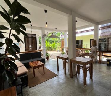 El Nido Hotel | Hutch Lodging House