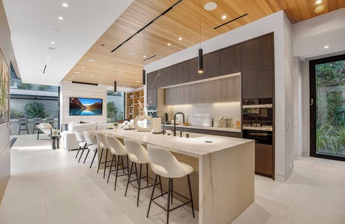 Beverly Hills House | Hutton Villa - Luxury Modern Retreat in Iconic Beverly Hills Oasis