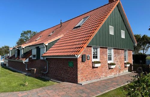 Ostermarsch House | "Huus ant Diek", Ferienhaus mit Maisonette Wohnung in Deichnähe, Nähe Norddeich