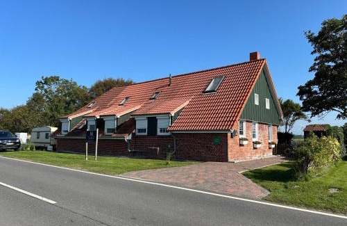 Ostermarsch House | "Huus ant Diek", Ferienhaus mit Maisonette Wohnung in Deichnähe, Nähe Norddeich