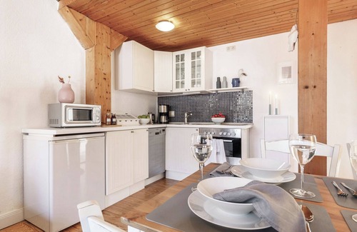 Burg auf Fehmarn Apartment | HUUS BADSTAVEN - Holiday Apartment Muschel in Burg's Most Beautiful Alley