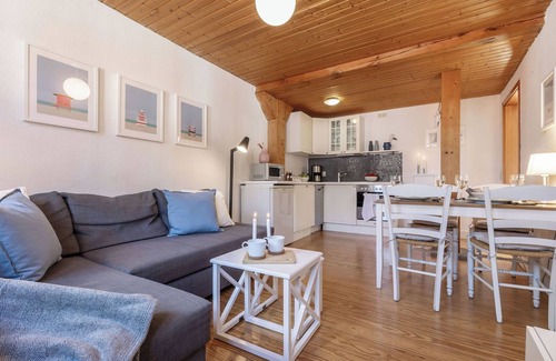 Burg auf Fehmarn Apartment | HUUS BADSTAVEN - Holiday Apartment Muschel in Burg's Most Beautiful Alley