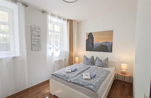 Sebnitz Apartment | HW1B - Urlaubsmagie Gemeinschaftsgarten mit Pool, Sauna & Terrasse