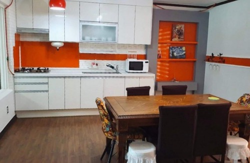 Hwacheon House | Hwacheon Rainbow Pension