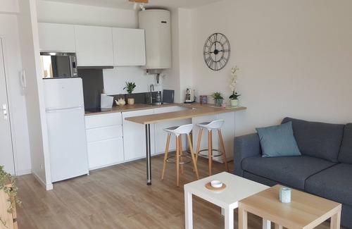 Toulon - Hyeres Apartment | Hyères Port La Gavine - Pretty 2 rooms renovated view on marina