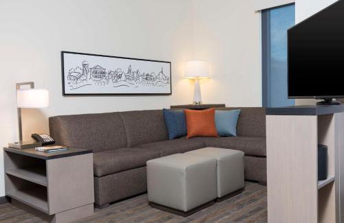 Red River Cultural District Hotel | Hyatt House Austin/Downtown