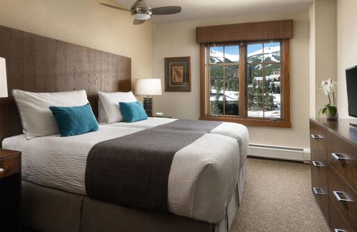 Peak 9 Resort | HYATT Main Street Station 3 Bed/3 Bath Sleeps 10! 2 Bedroom PLUS Studio