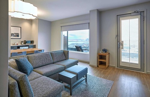 Downtown Portland Hotel | Hyatt Place Portland Downtown - Old Port Square