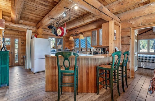Ashland House | Hyatt Prairie Mountain Cabin