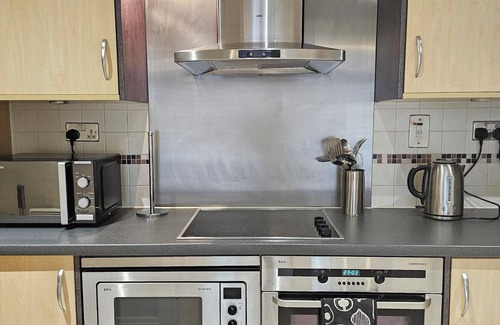 Wandsworth Apartment | Hybrid Resi - Wandsworth | 2 Bed.