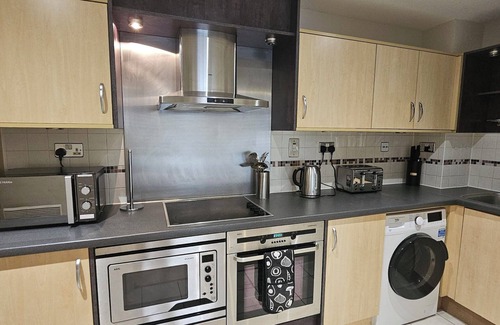 Wandsworth Apartment | Hybrid Resi - Wandsworth | 2 Bed.