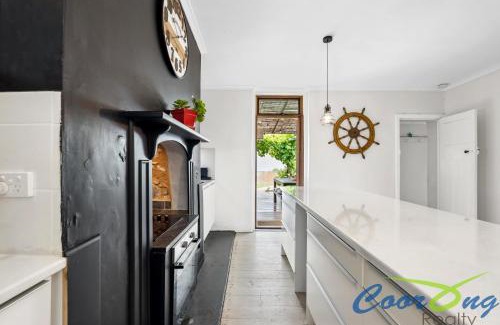 Bonney House | Hyde Cottage