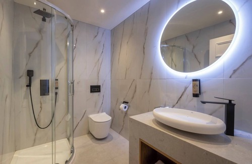 Galway City Centre Hotel | Hyde Hotel (Formerly The Forster Court Hotel)
