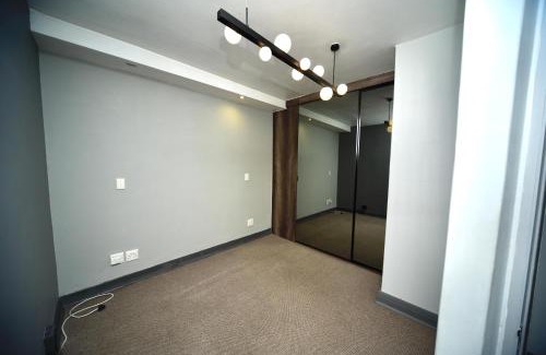 Sandown Apartment | Hydri