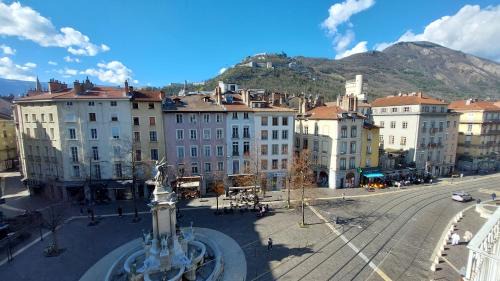 Secteur 2 Apartment | Hyper centre de Grenoble, esprit industriel - fibre