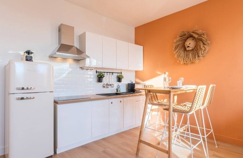 Tourcoing Apartment | Hypercentre - private parking, metro + train 100m