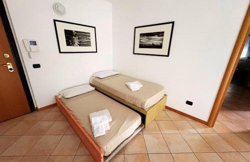 Zelo Surrigone Apartment | I Fiori Guest House