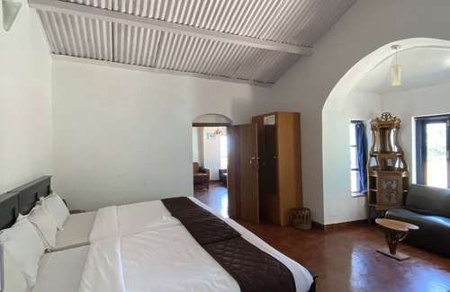 Ooty Hotel | I - India