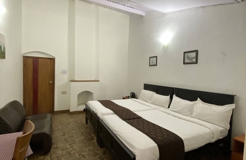 Ooty Hotel | I - India