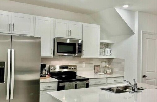 Braden River House | I month minimum leasing of Charming 3-bedroom townhome in superb Lakewood Ranch