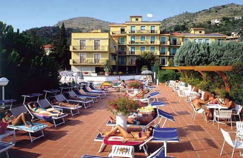 Pietra Ligure Apartment | I Morelli 6 Pax - Two Bedroom Apartment, Sleeps 6