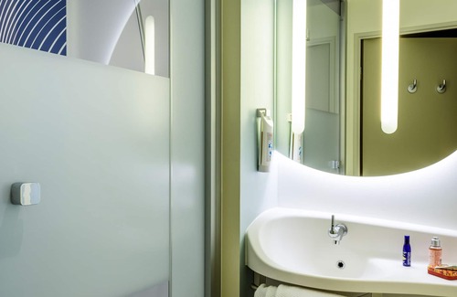 Montigny-le-Bretonneux Hotel | ibis budget Saint Quentin en Yvelines Velodrome