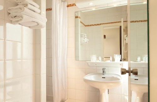 Clichy Hotel | ibis Clichy Centre Mairie