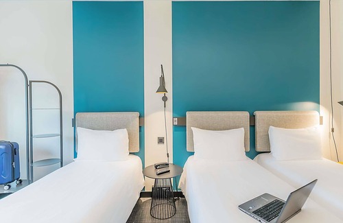 Linda-a-Velha Hotel | ibis Lisboa Alfragide