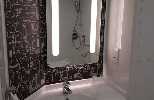 The Docks Hotel | Ibis Liverpool Centre Albert Dock – Liverpool One