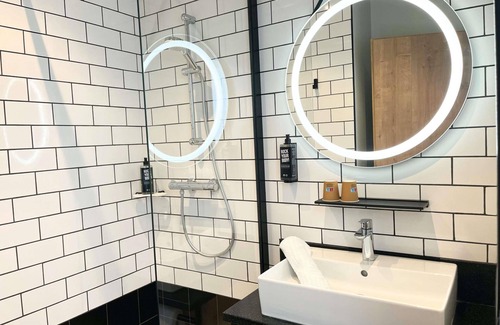 Lunel Hotel | Ibis Lunel Petite Camargue