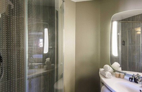 Manosque Hotel | ibis Manosque Cadarache