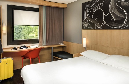 Montceau-les-Mines Hotel | Ibis Montceau Les Mines