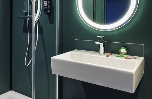 Montlhery Hotel | Ibis Montlhery Paris Sud