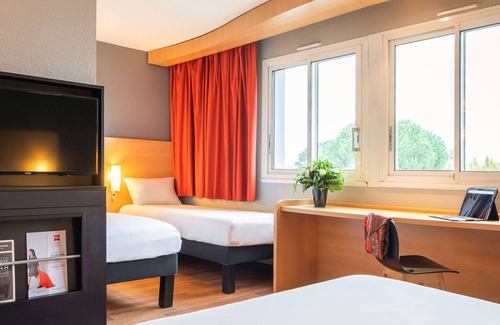 Mellac Hotel | ibis Quimperle