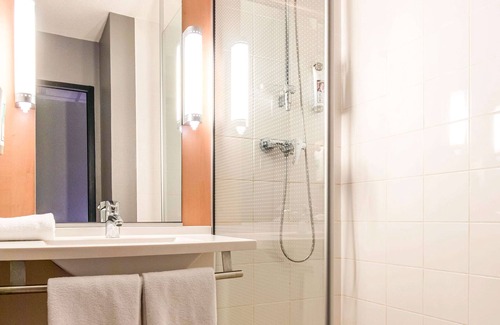 Mellac Hotel | ibis Quimperle